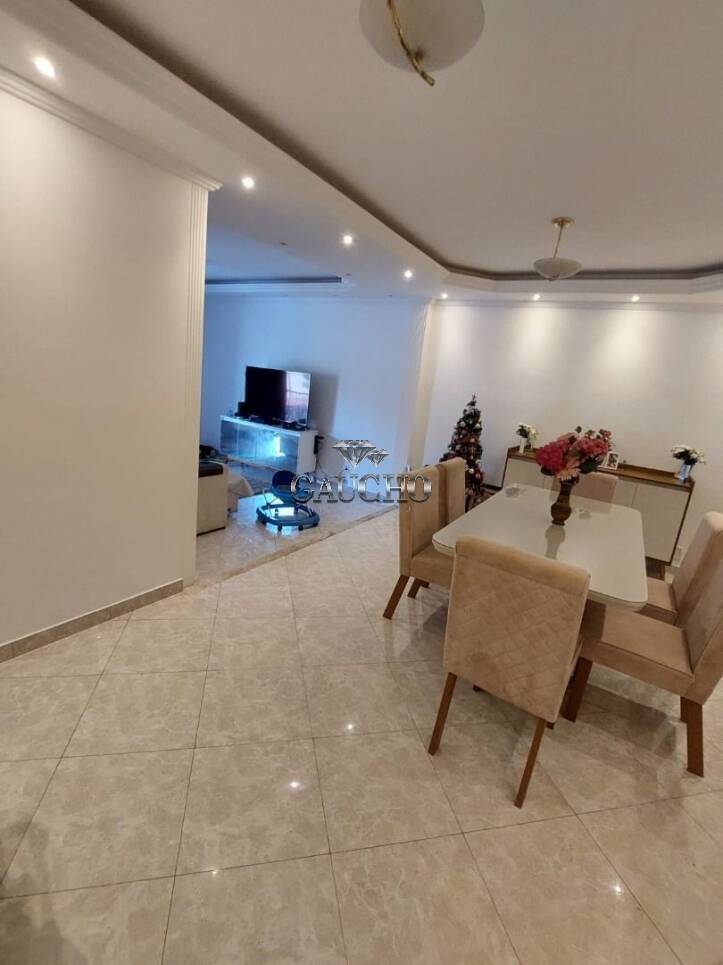 Casa à venda com 3 quartos, 277m² - Foto 1