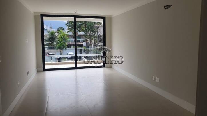 Casa à venda com 6 quartos, 380m² - Foto 27