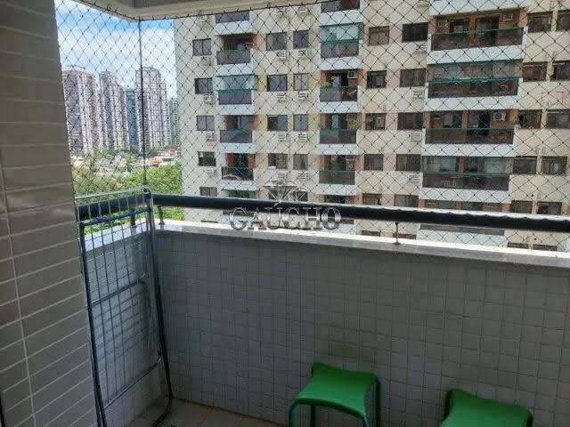 Apartamento à venda com 2 quartos, 64m² - Foto 2