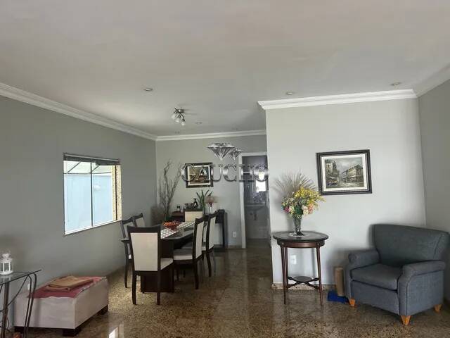 Casa à venda com 5 quartos, 525m² - Foto 2