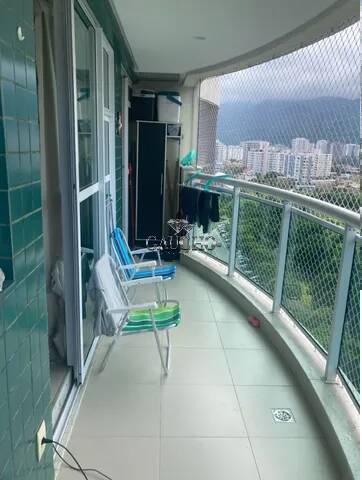 Apartamento à venda com 2 quartos, 66m² - Foto 2