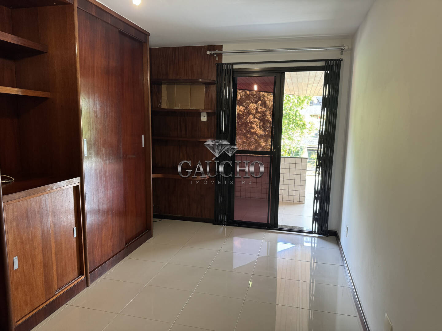 Apartamento à venda com 4 quartos, 180m² - Foto 7