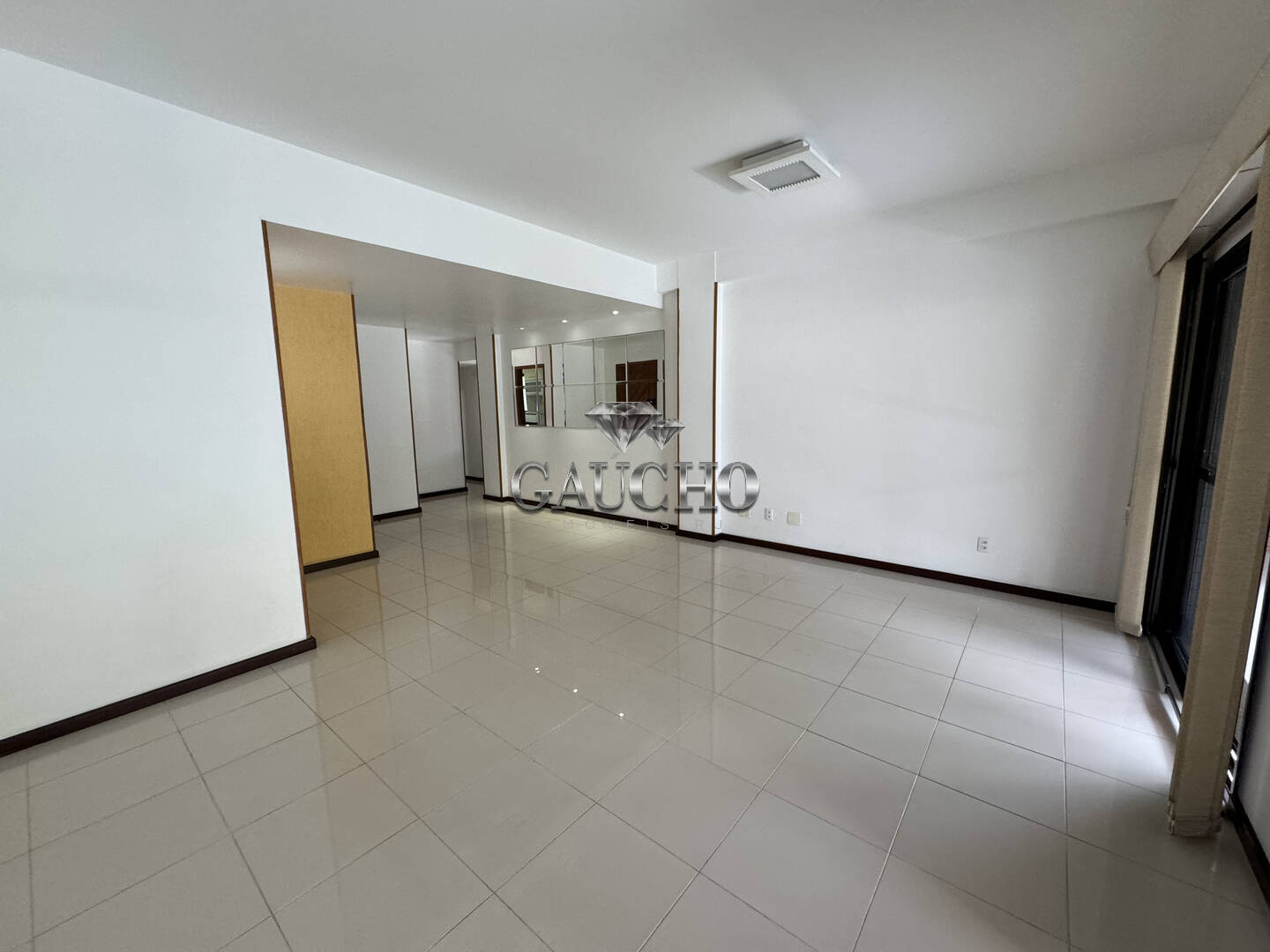 Apartamento à venda com 4 quartos, 180m² - Foto 15