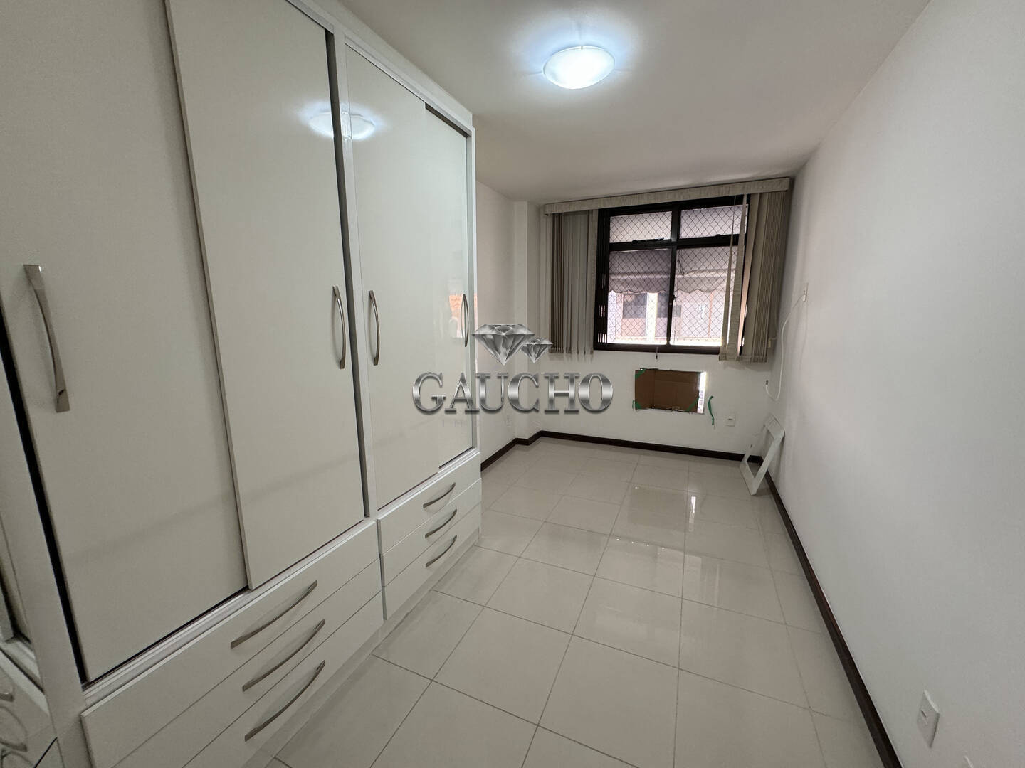 Apartamento à venda com 4 quartos, 180m² - Foto 8