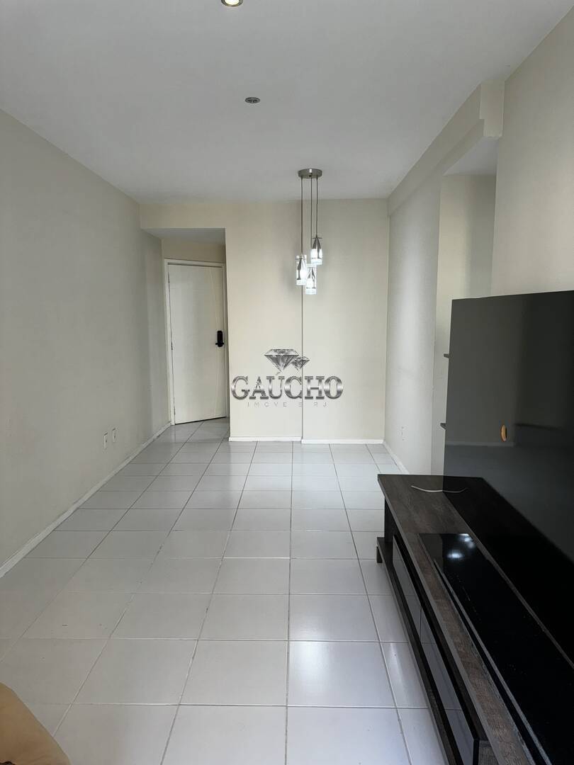 Apartamento à venda com 3 quartos, 77m² - Foto 9