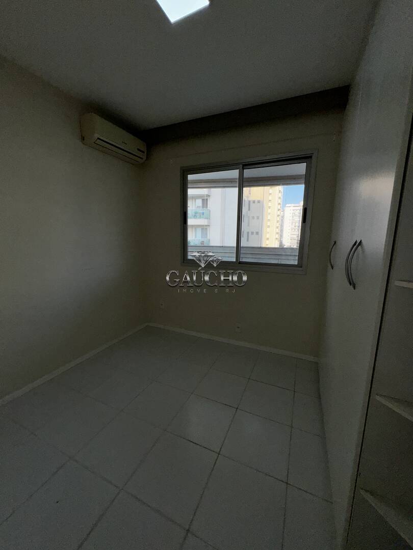 Apartamento à venda com 3 quartos, 77m² - Foto 21