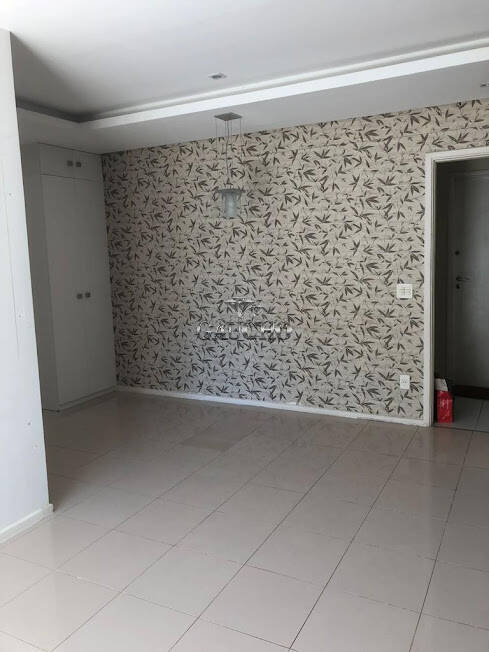 Apartamento à venda com 2 quartos, 68m² - Foto 1