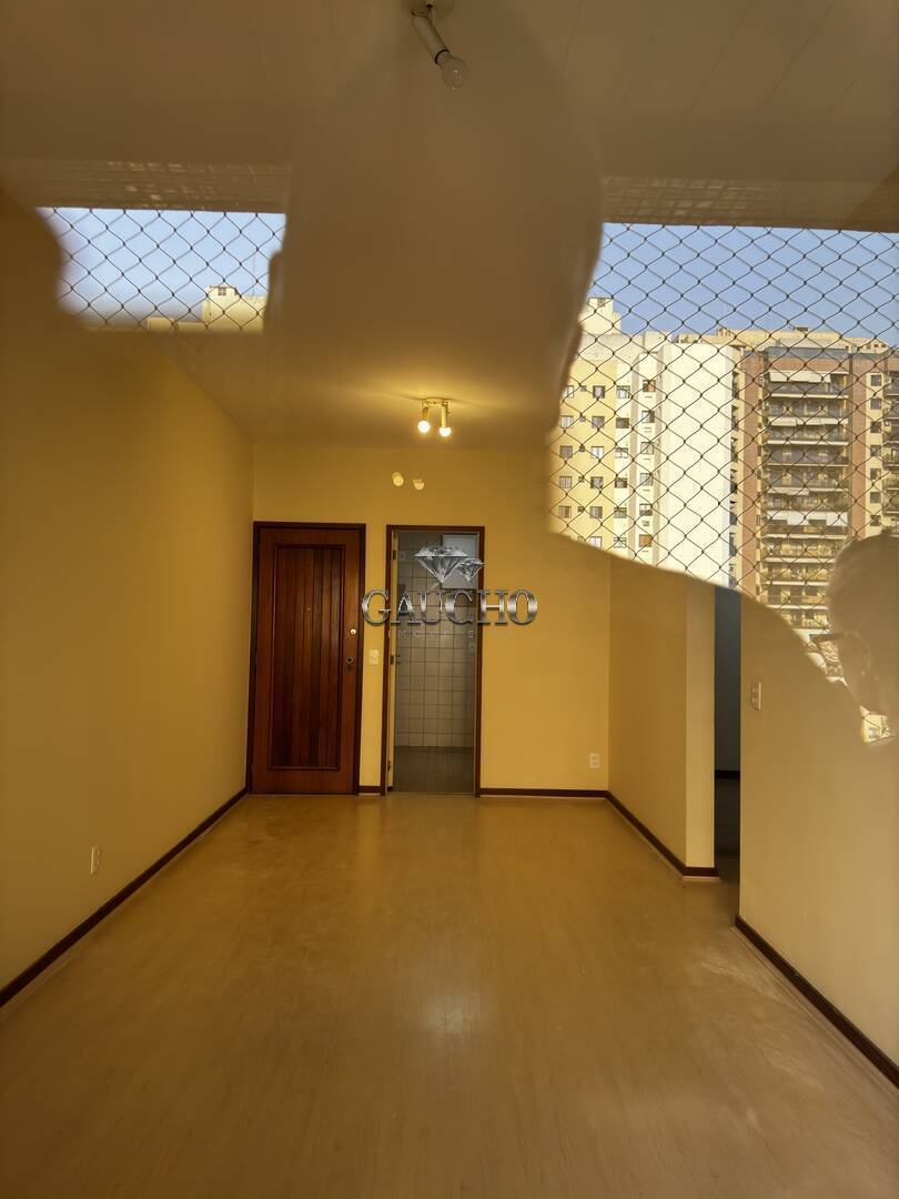 Apartamento à venda com 2 quartos, 84m² - Foto 8