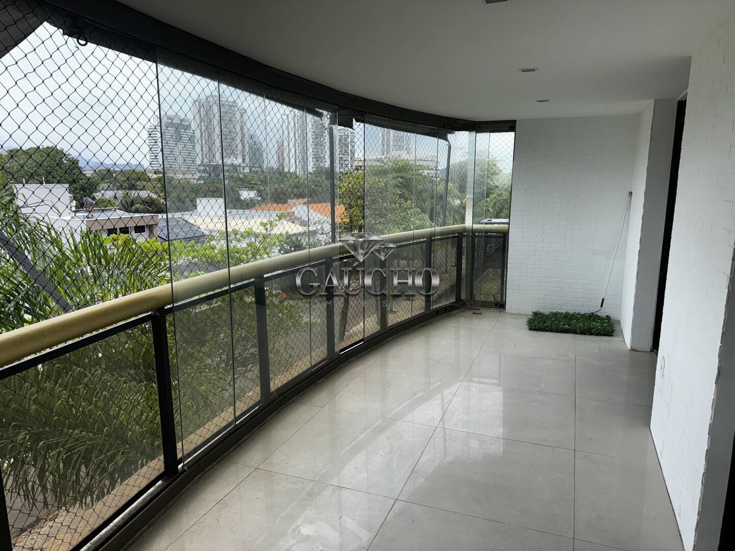 Apartamento à venda com 4 quartos, 158m² - Foto 3