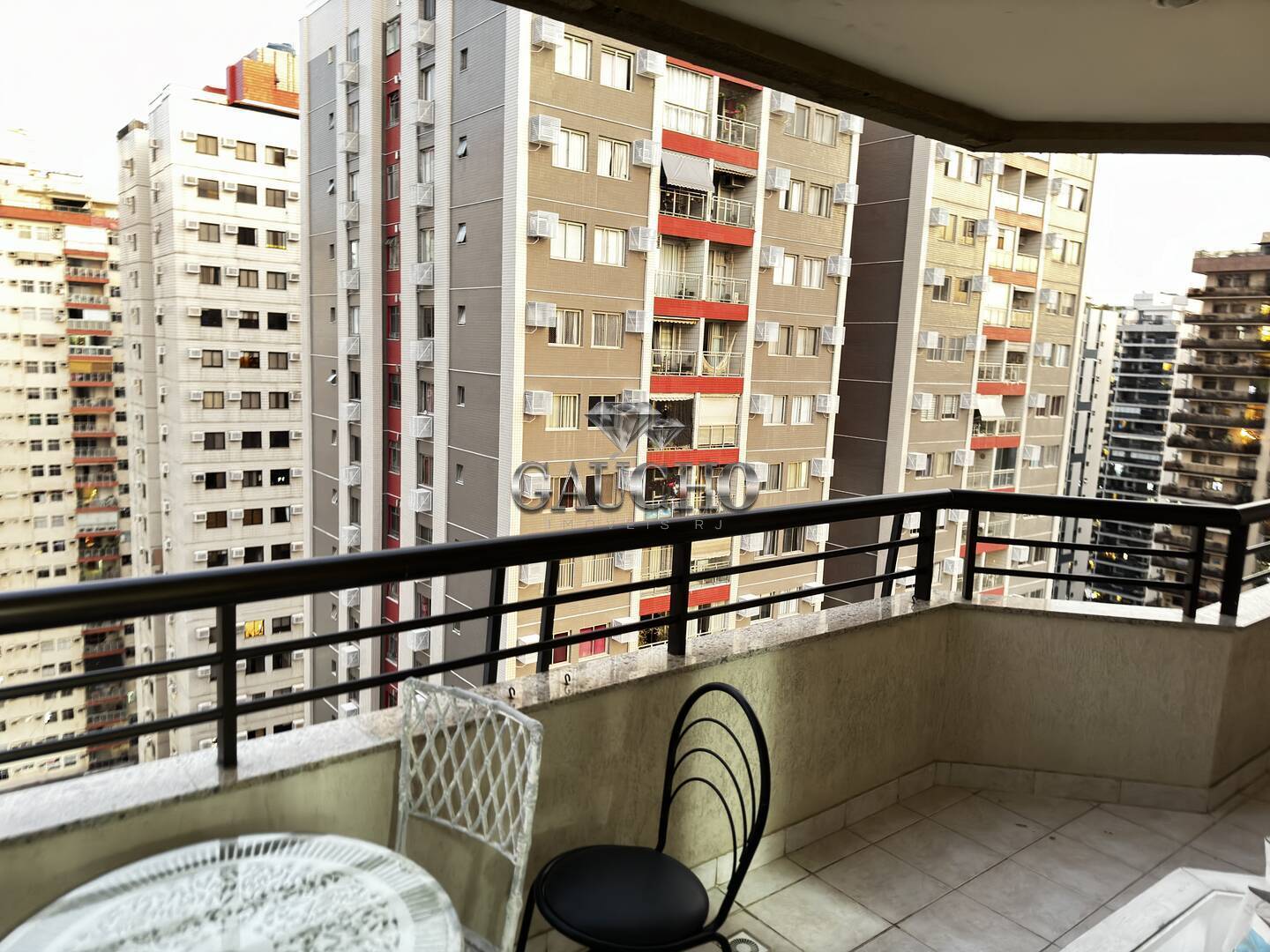 Apartamento à venda com 2 quartos, 78m² - Foto 2