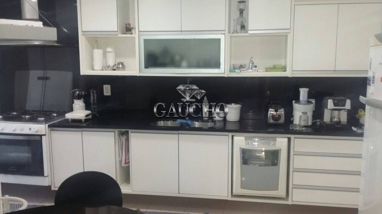 Apartamento à venda com 3 quartos, 247m² - Foto 25