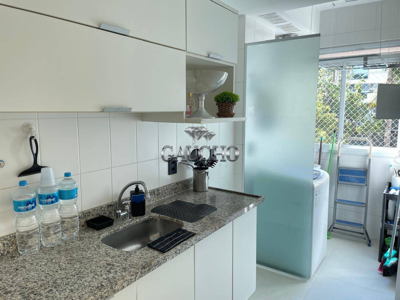 Apartamento à venda com 2 quartos, 64m² - Foto 10