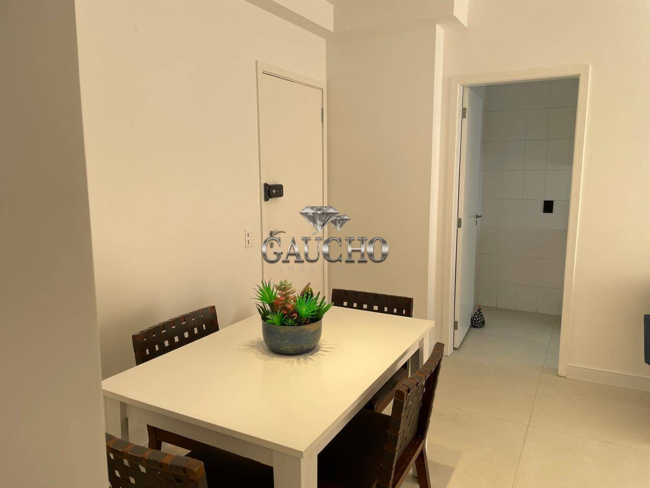 Apartamento à venda com 2 quartos, 64m² - Foto 4