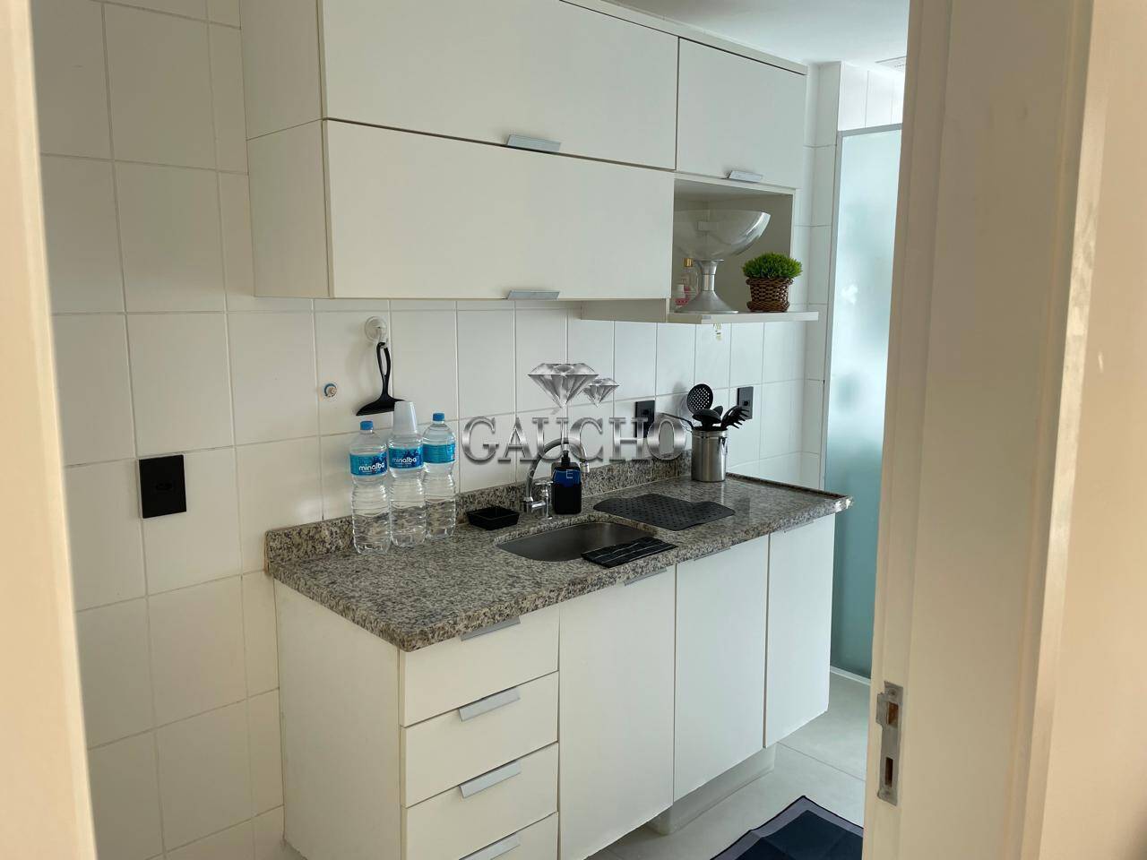 Apartamento à venda com 2 quartos, 64m² - Foto 11