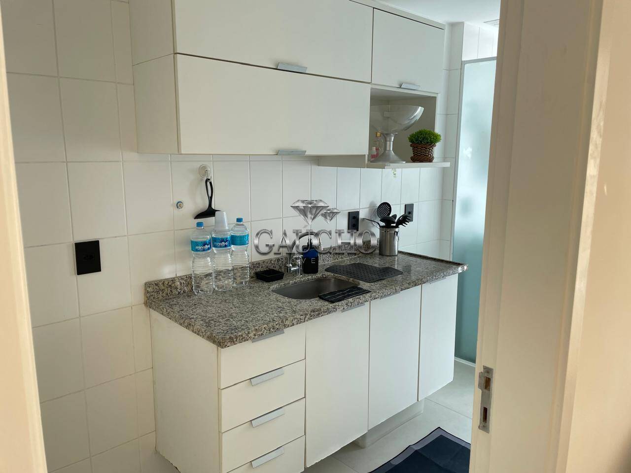 Apartamento à venda com 2 quartos, 64m² - Foto 9