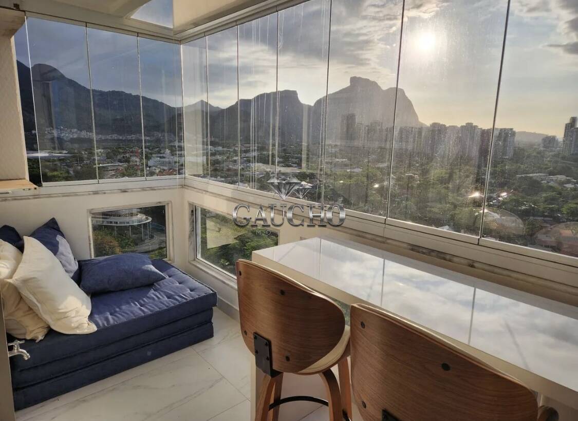 Apartamento à venda com 2 quartos, 100m² - Foto 1