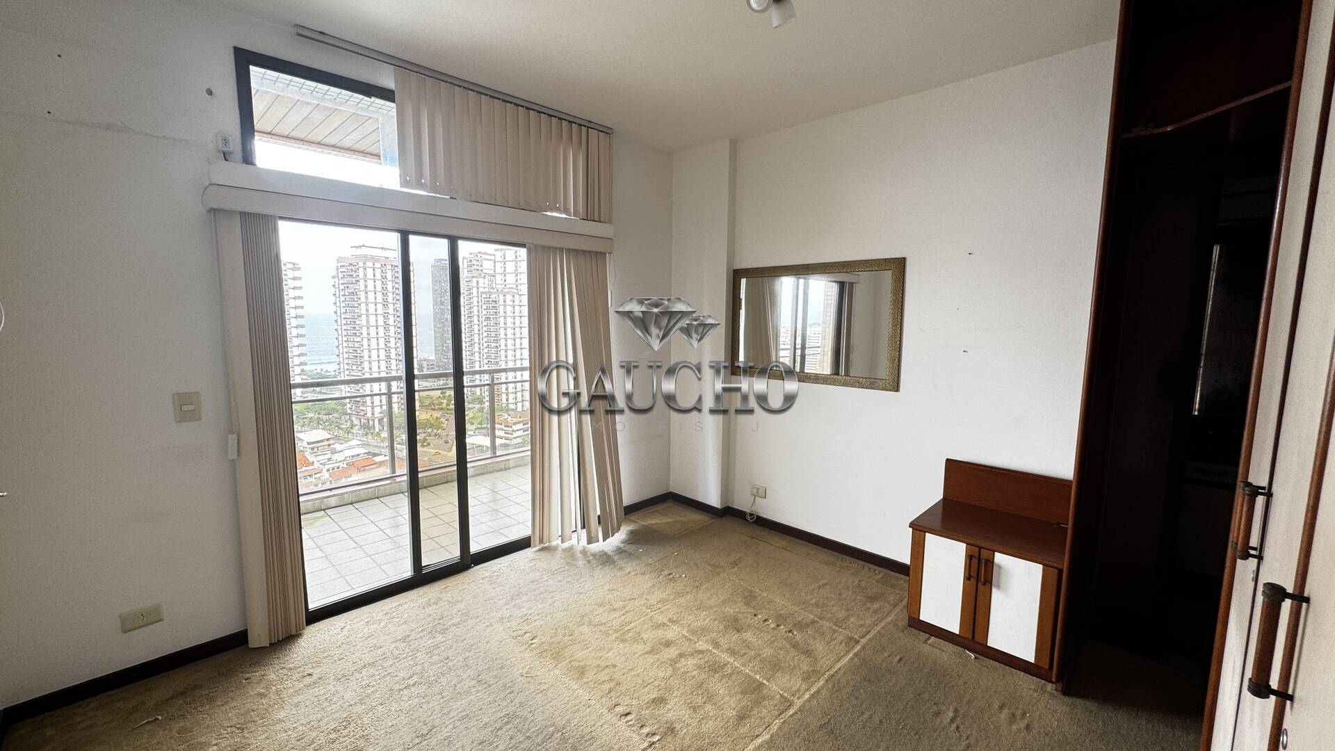 Apartamento à venda com 4 quartos, 223m² - Foto 19