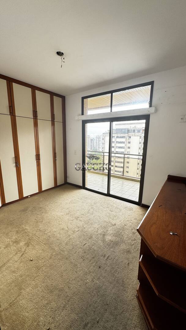 Apartamento à venda com 4 quartos, 223m² - Foto 27