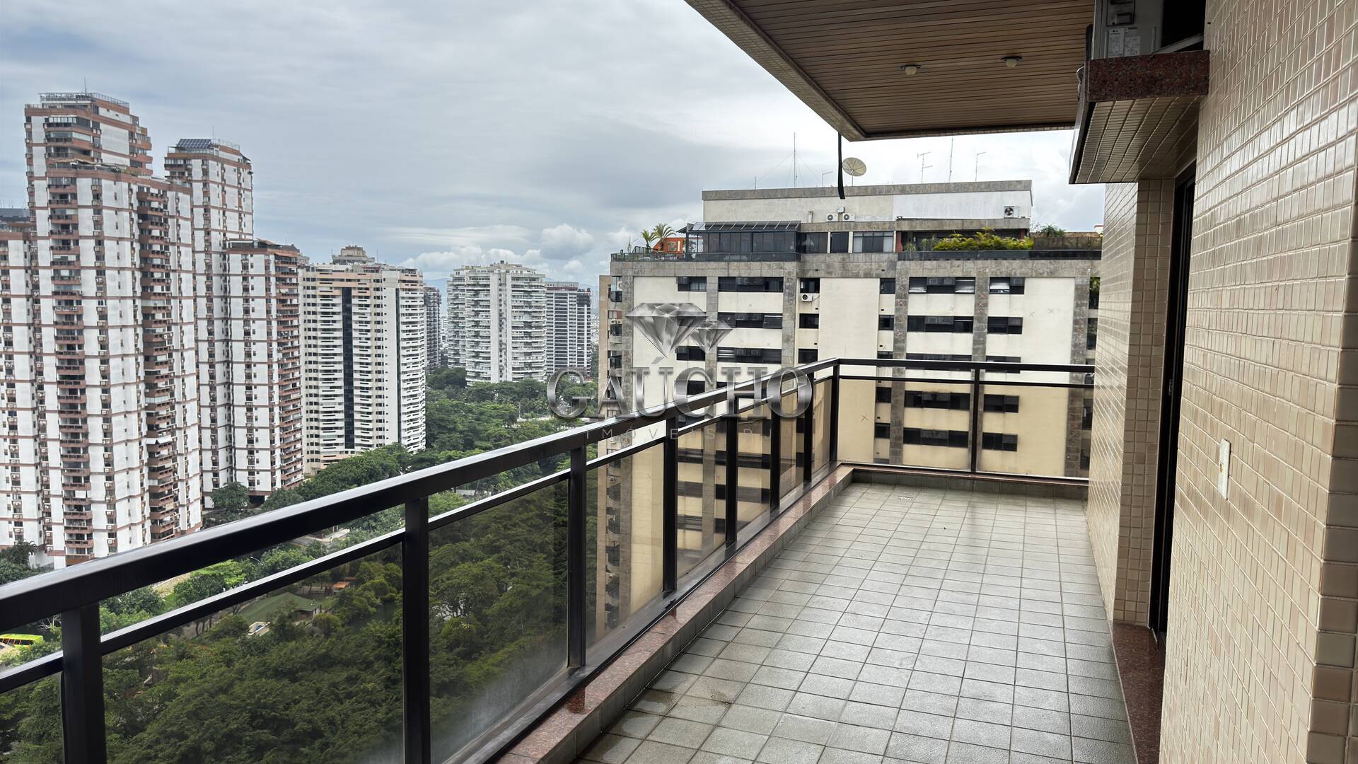 Apartamento à venda com 4 quartos, 223m² - Foto 8