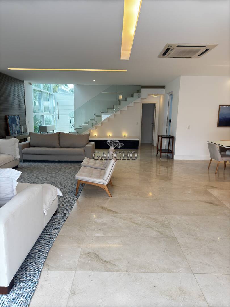 Casa à venda com 5 quartos, 550m² - Foto 3