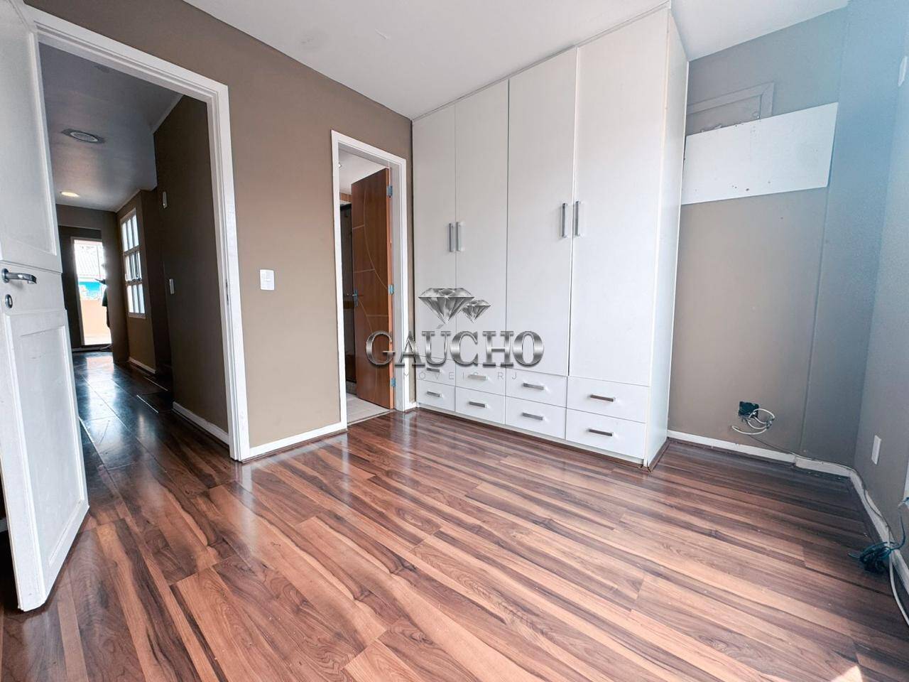 Casa à venda com 5 quartos, 211m² - Foto 11