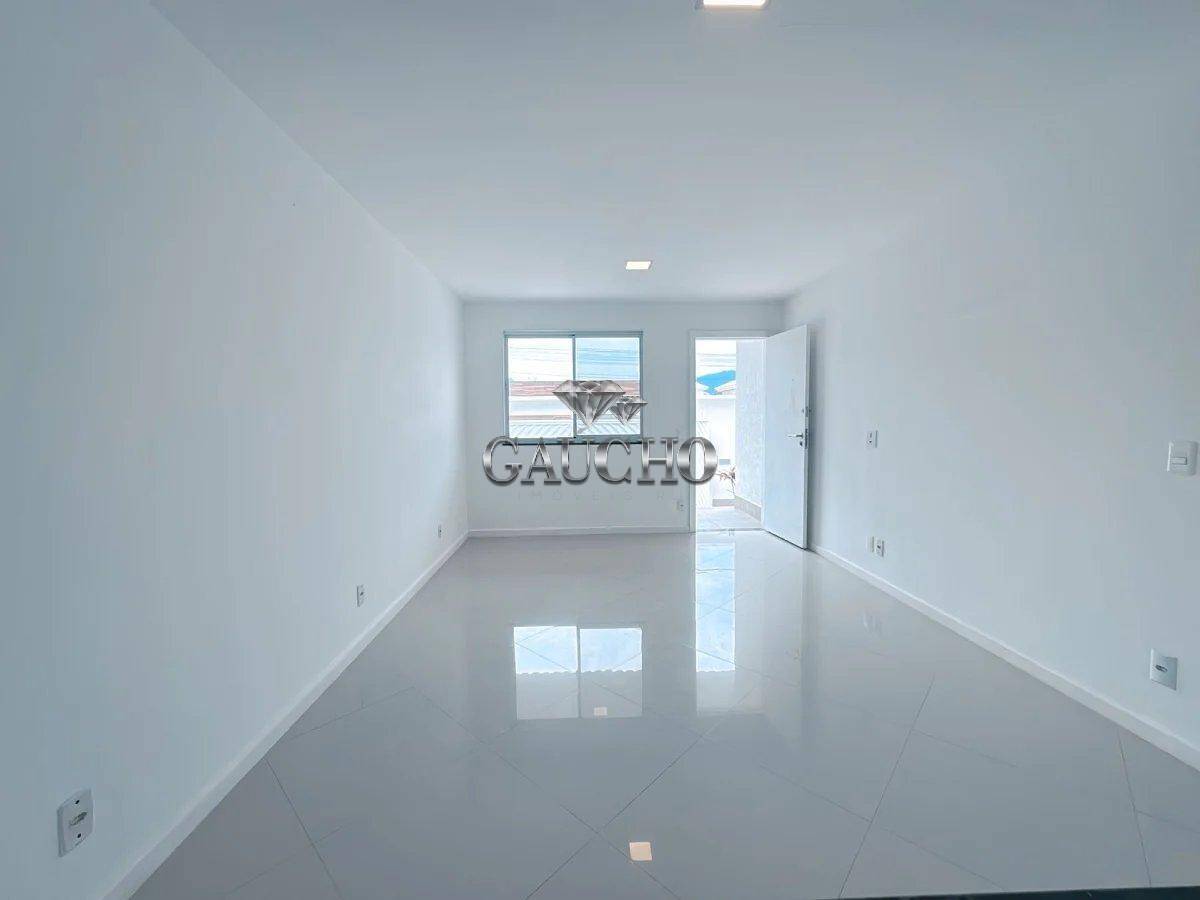 Casa à venda com 2 quartos, 110m² - Foto 8