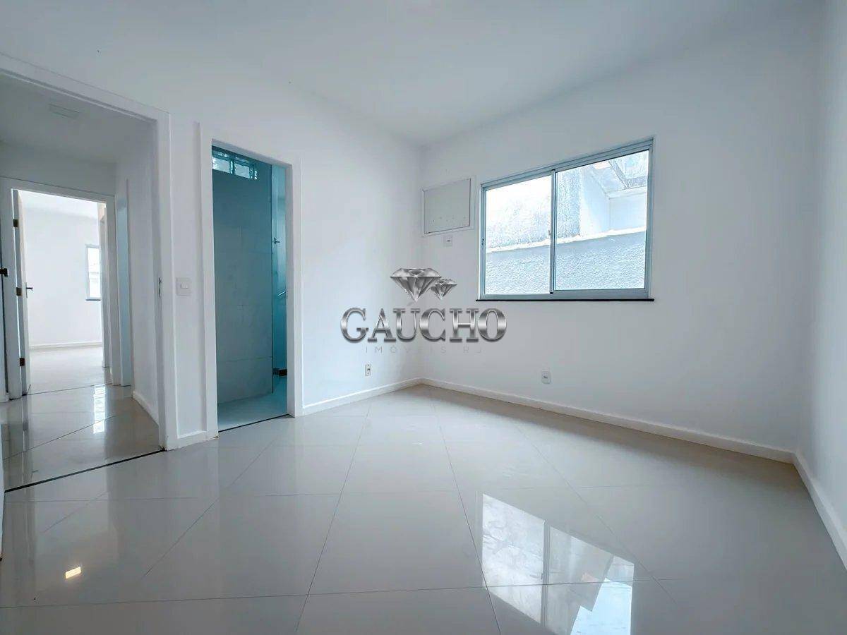 Casa à venda com 2 quartos, 110m² - Foto 15