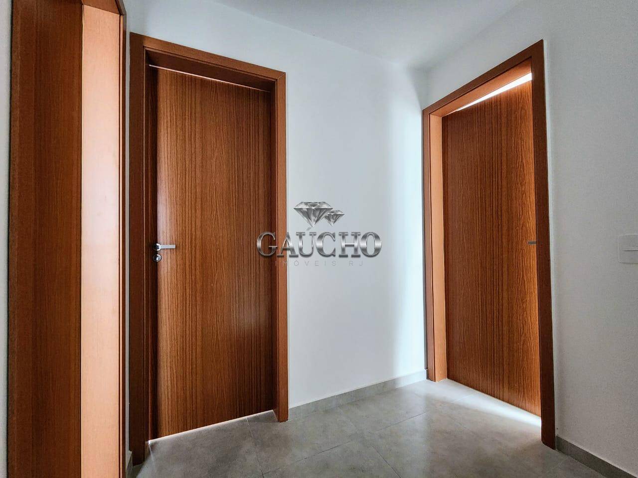 Apartamento à venda com 4 quartos, 180m² - Foto 18