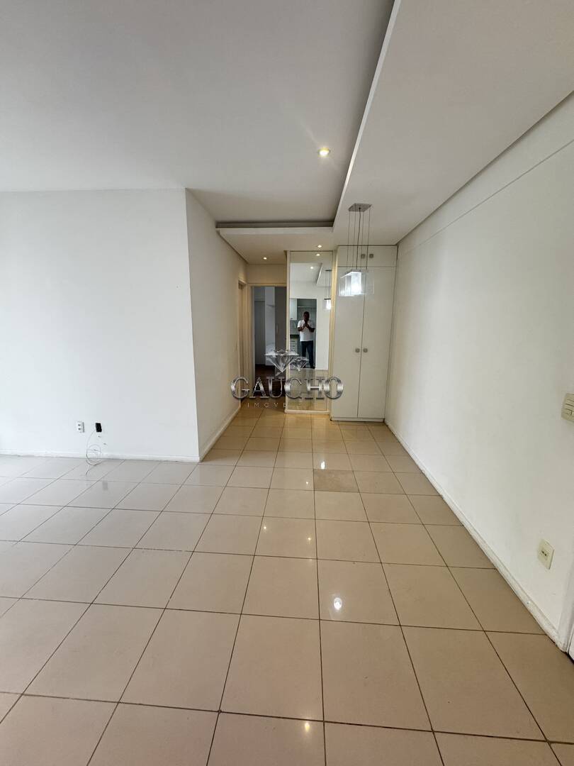 Apartamento à venda com 2 quartos, 68m² - Foto 11