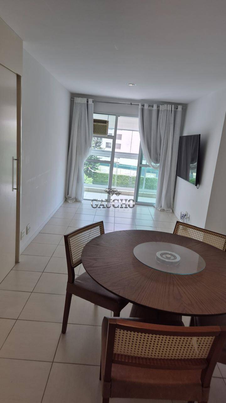 Apartamento à venda com 2 quartos, 65m² - Foto 5