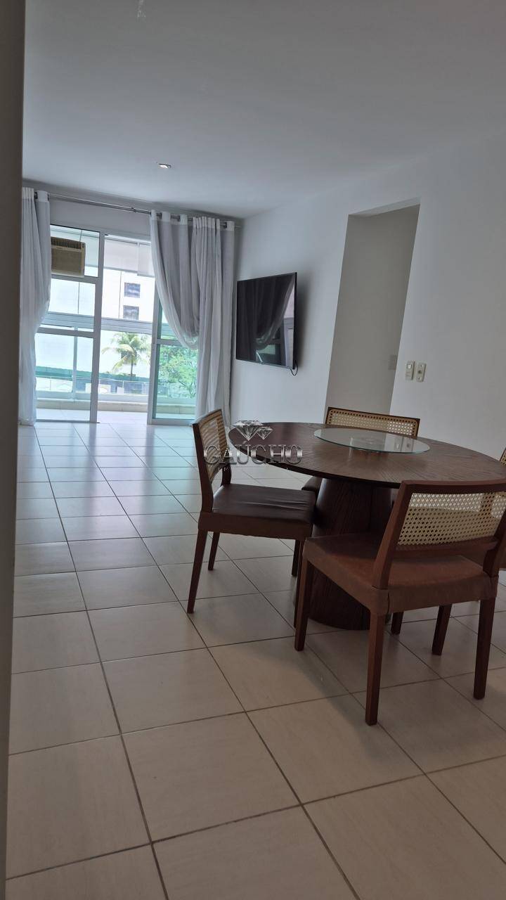 Apartamento à venda com 2 quartos, 65m² - Foto 2