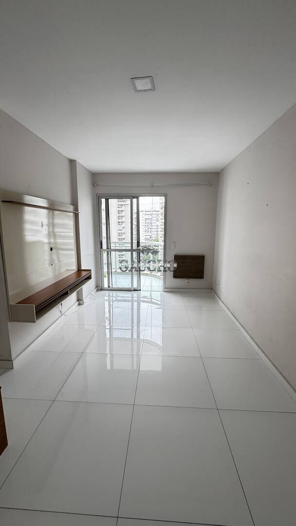 Apartamento à venda com 3 quartos, 77m² - Foto 2