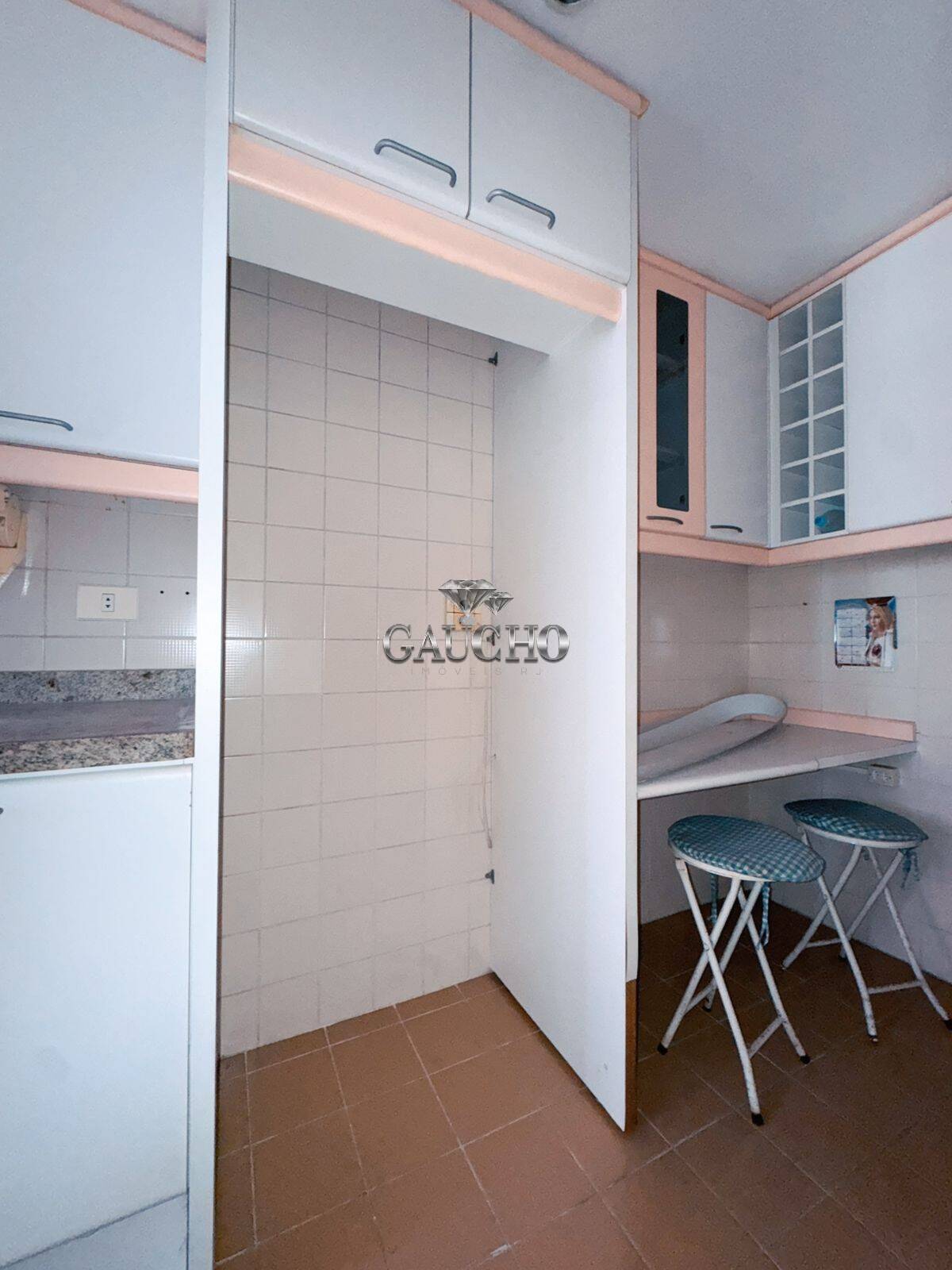 Apartamento à venda com 2 quartos, 65m² - Foto 13