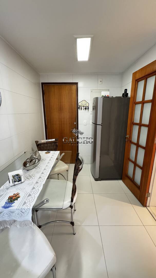 Apartamento à venda com 4 quartos, 137m² - Foto 24