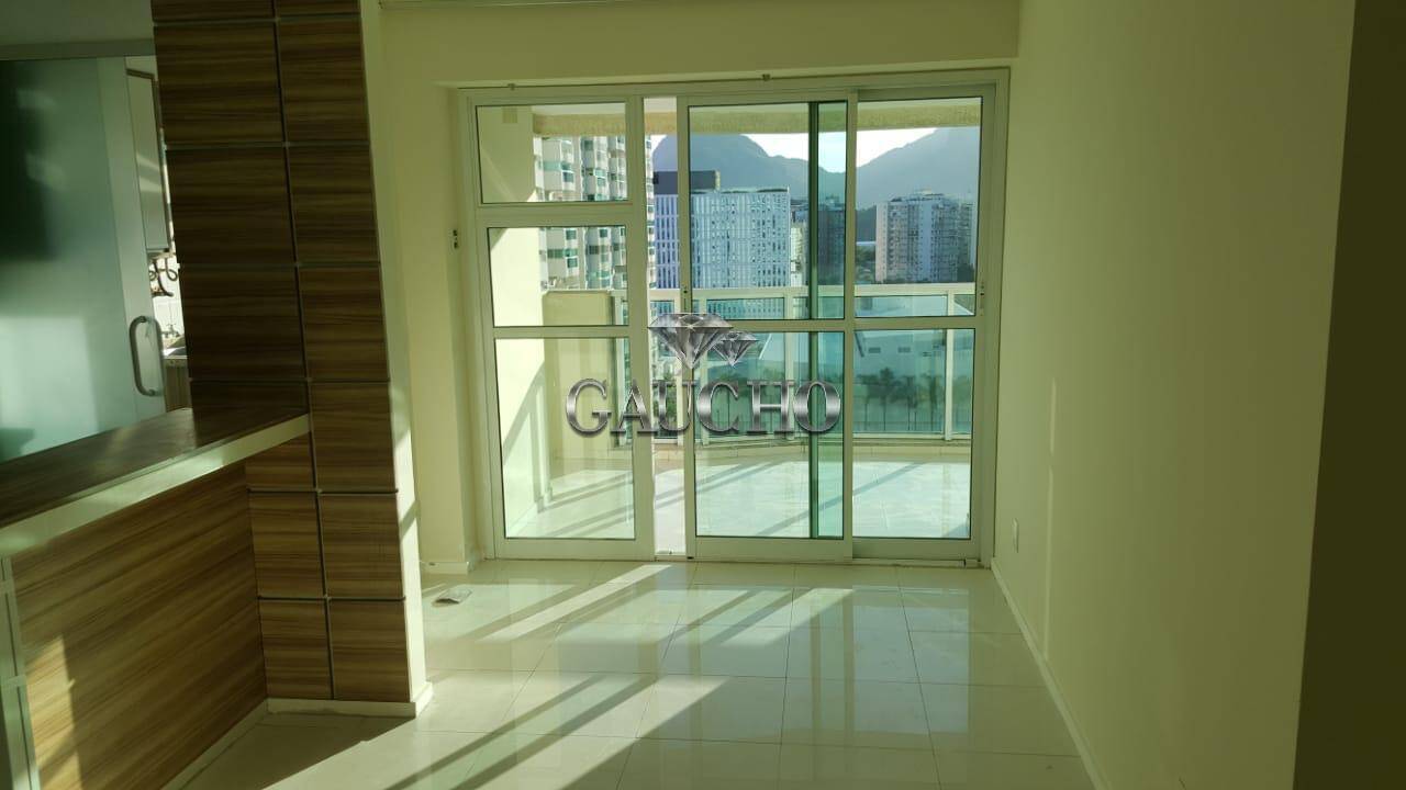 Apartamento à venda com 2 quartos, 68m² - Foto 3