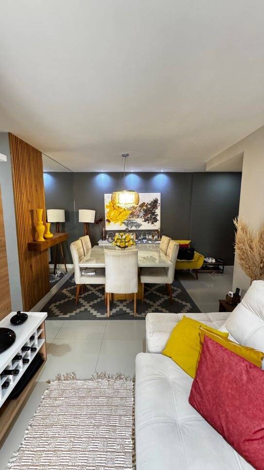 Apartamento à venda com 3 quartos, 123m² - Foto 2