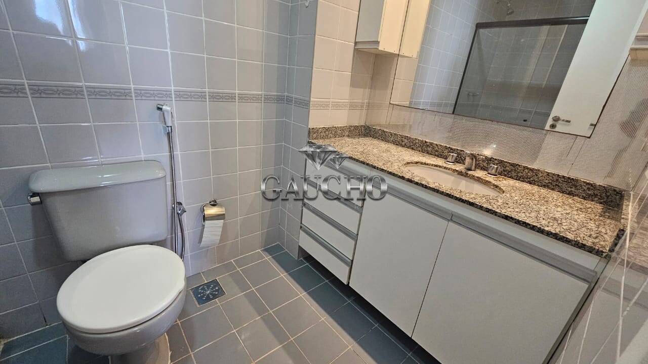Apartamento para alugar com 2 quartos, 75m² - Foto 13