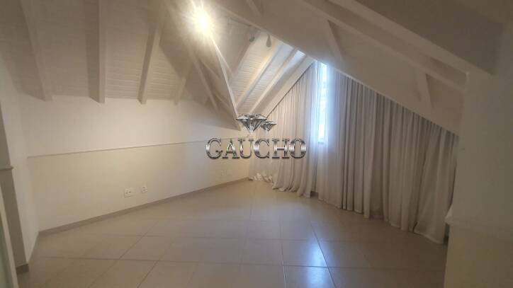 Casa à venda com 4 quartos, 240m² - Foto 5