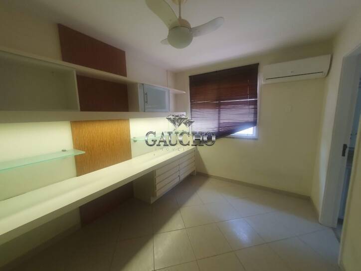 Casa à venda com 4 quartos, 240m² - Foto 11