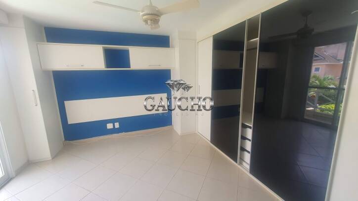 Casa à venda com 4 quartos, 240m² - Foto 14