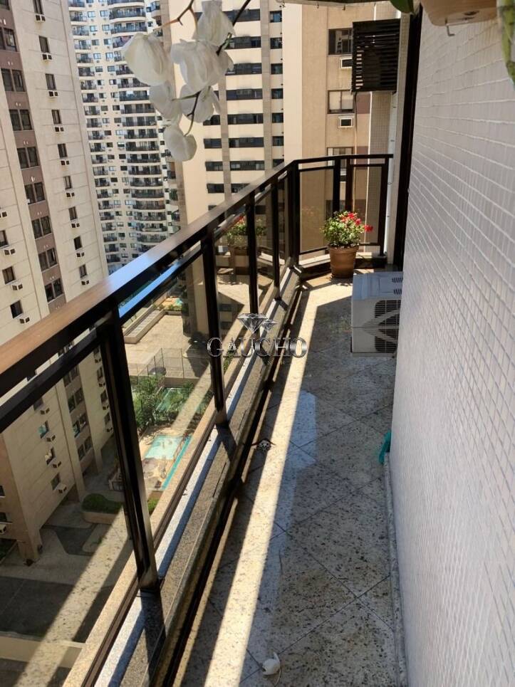 Apartamento à venda com 2 quartos, 93m² - Foto 17